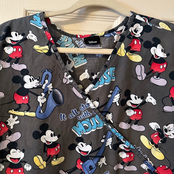 Disney Scrub Mickey Mouse Size 2XL - Picture 2 of 4